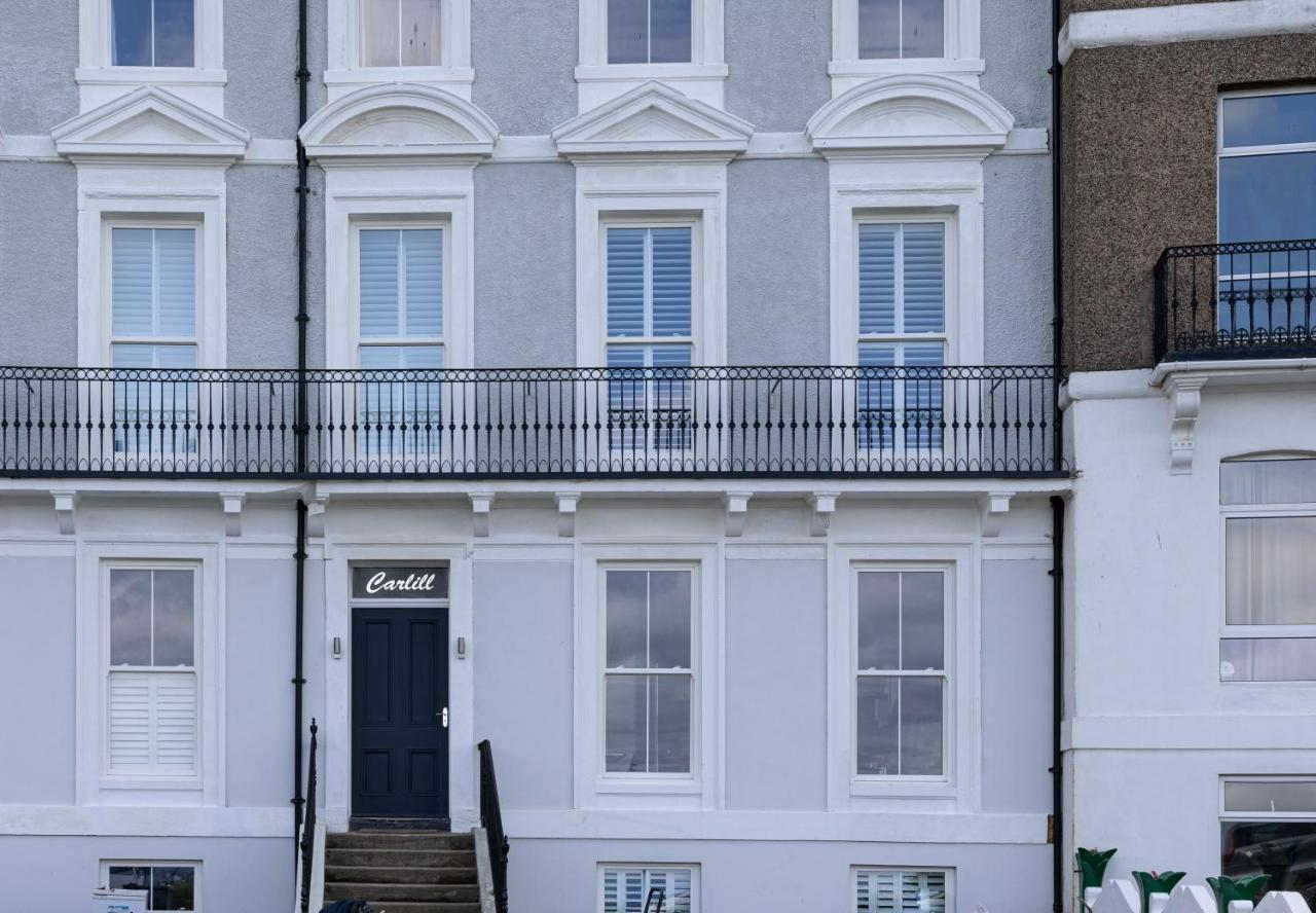 Sapphire Seas Whitby Apartment Bagian luar foto