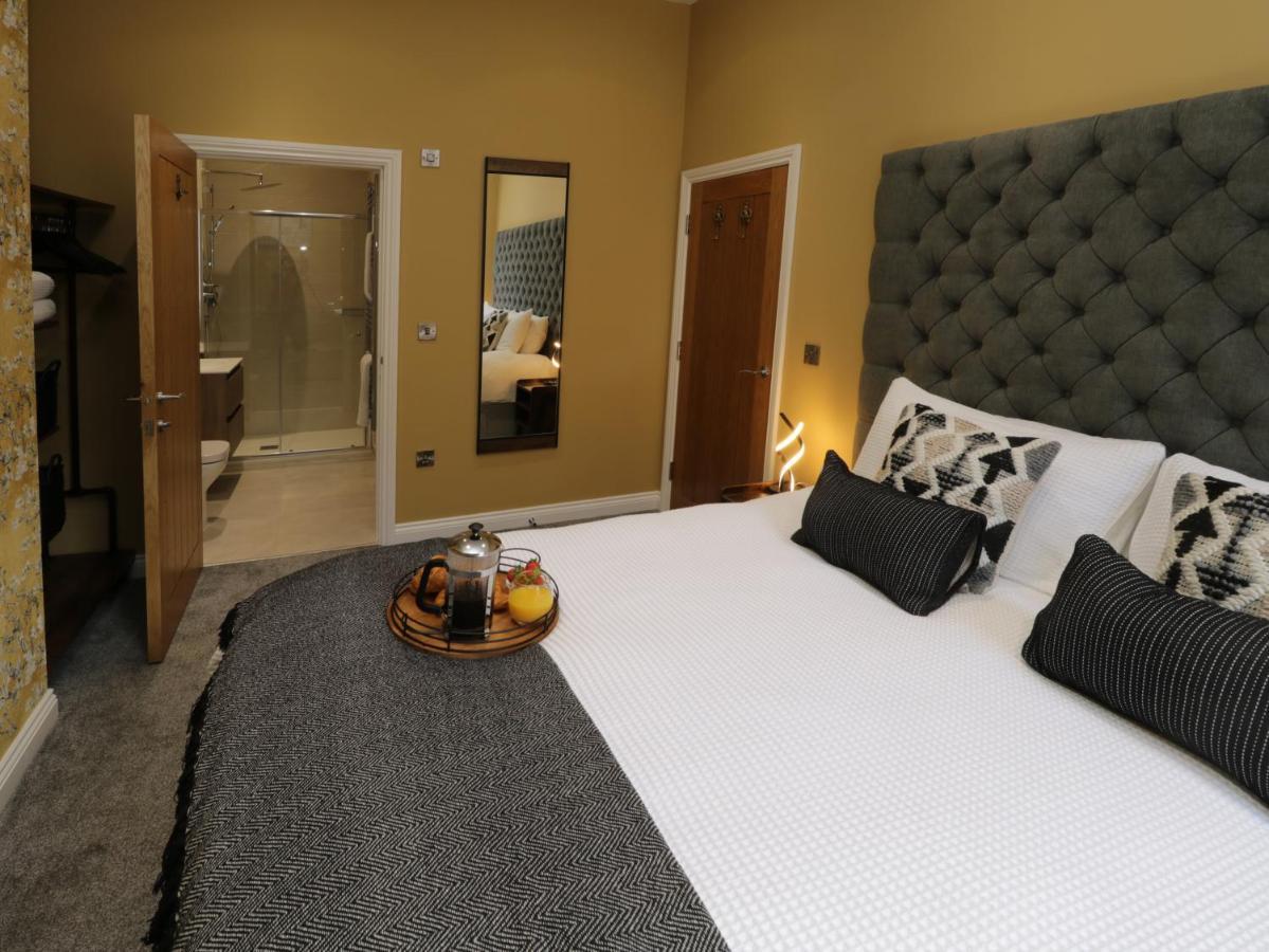 Sapphire Seas Whitby Apartment Bagian luar foto