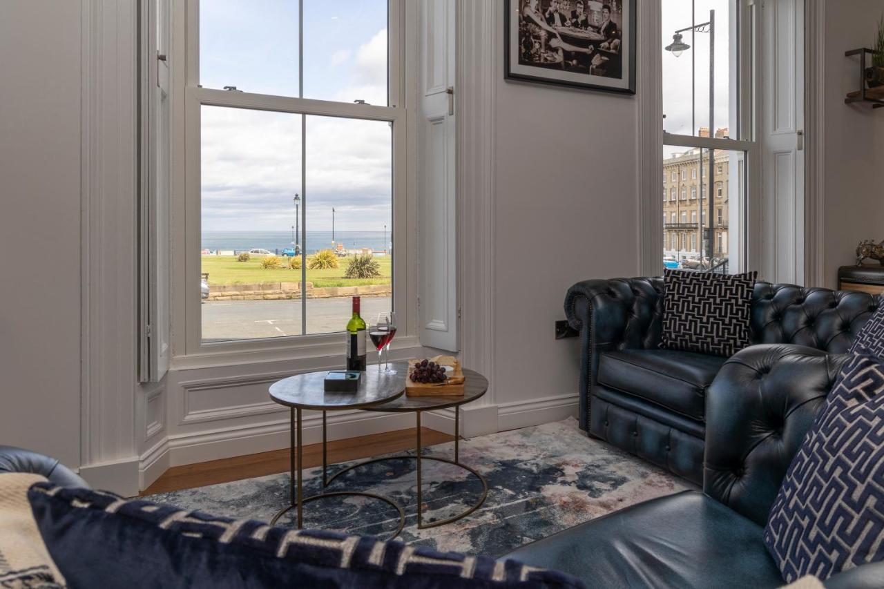 Sapphire Seas Whitby Apartment Bagian luar foto