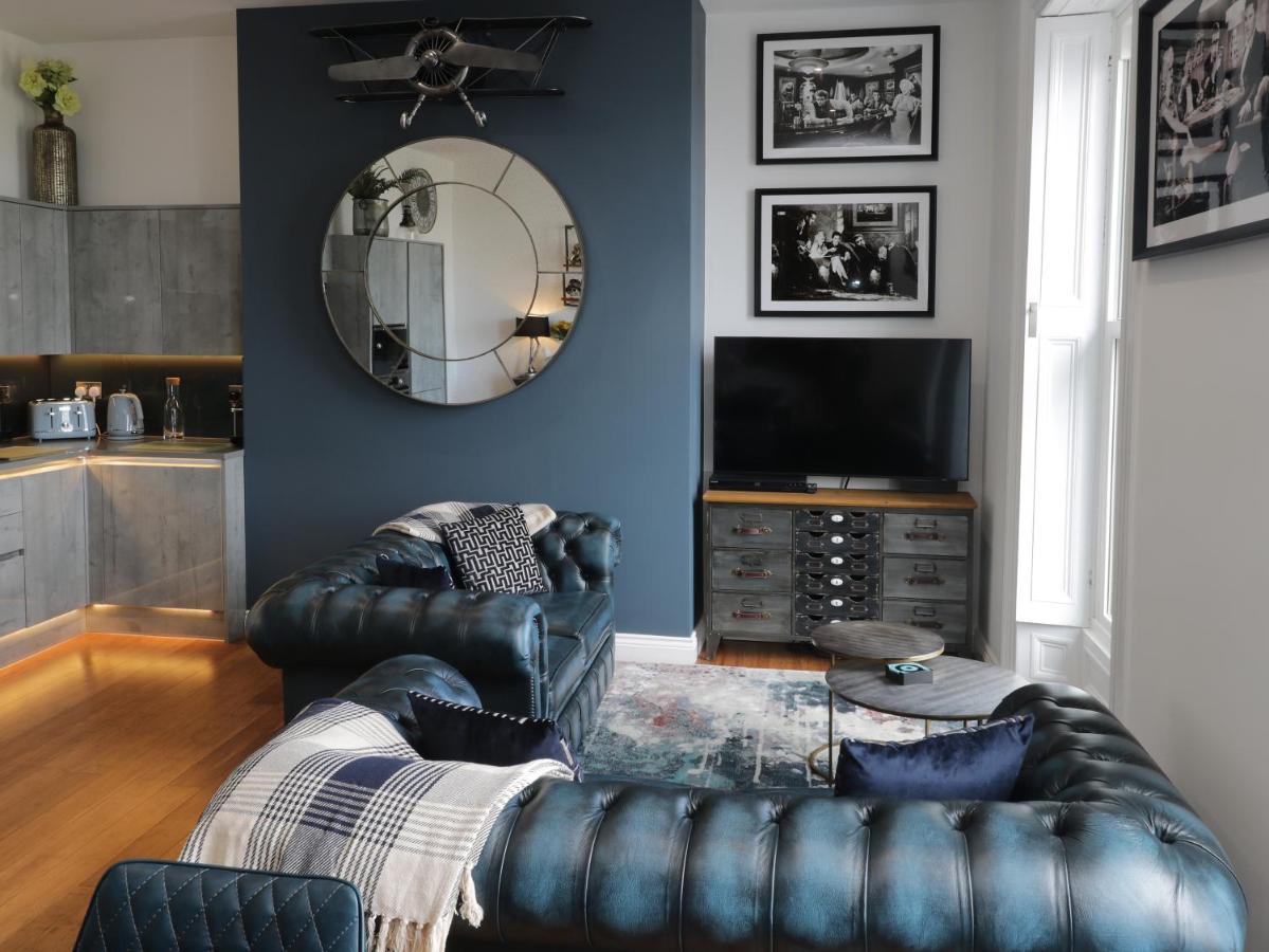 Sapphire Seas Whitby Apartment Bagian luar foto