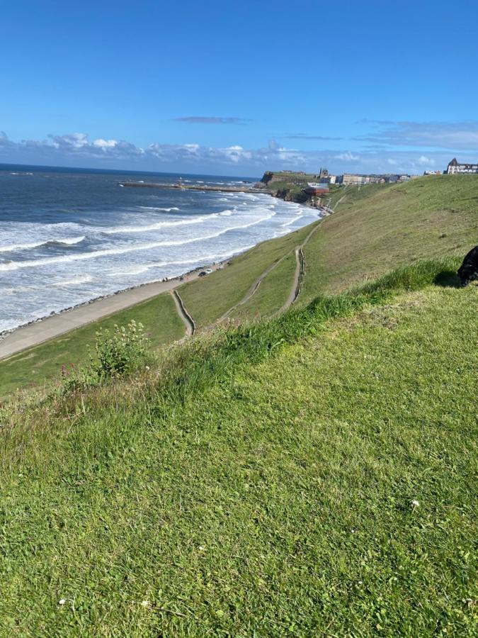 Sapphire Seas Whitby Apartment Bagian luar foto